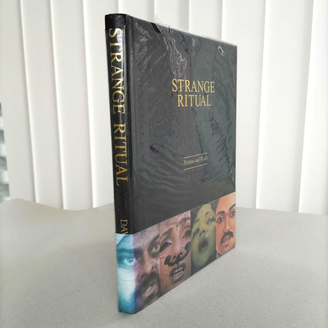 STRANGE RITUAL:David Byrne デヴィッド・バーン 写真集