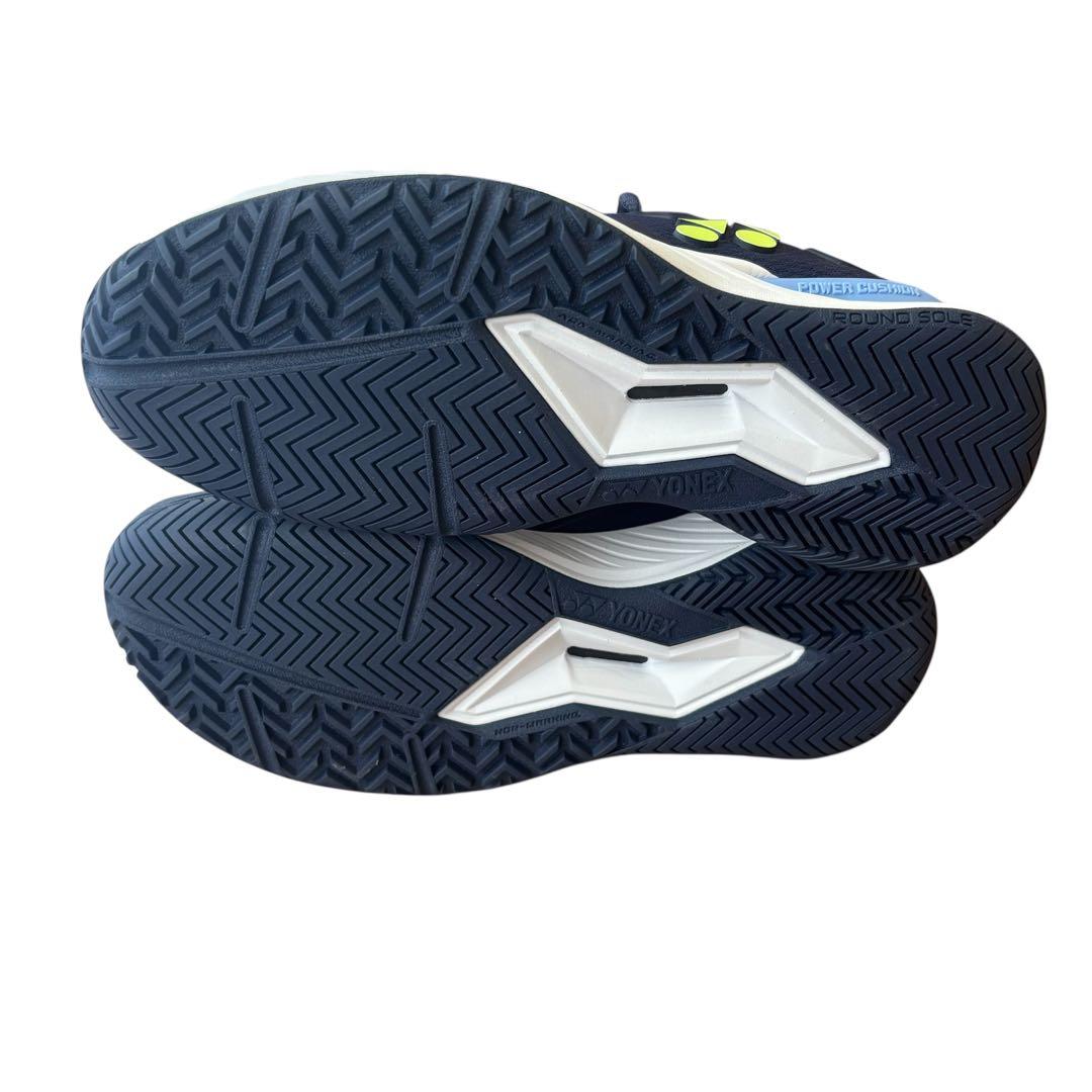 セール　新品　ヨネックス　テニスシューズ 23.5 パワークッション　タグ付き