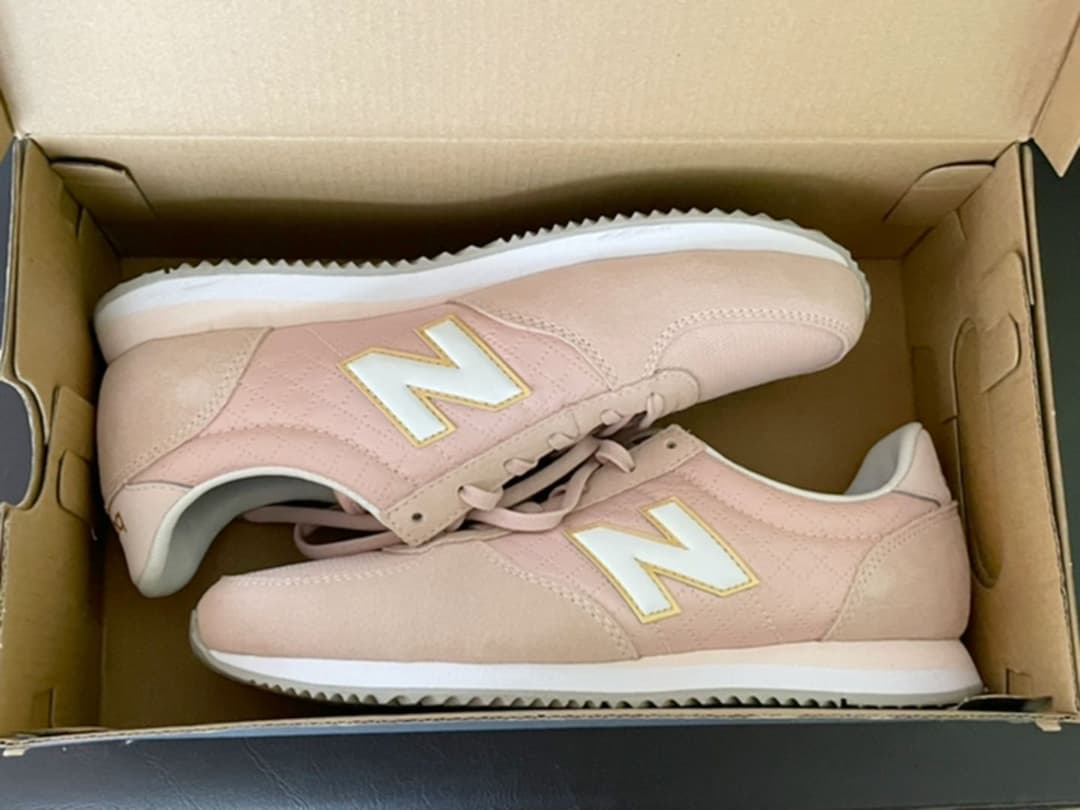 ニューバランス　スニーカー