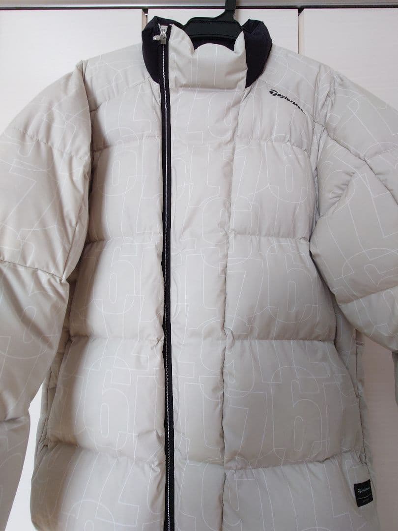 新品未使用タグ付き　テーラーメイド 総柄ダウンジャケット ゴルフウェア