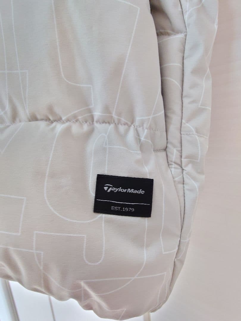 新品未使用タグ付き　テーラーメイド 総柄ダウンジャケット ゴルフウェア