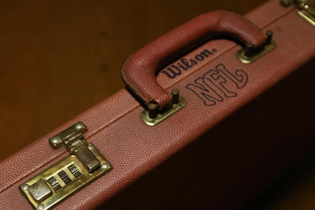 ★NFL公式アタッシュケース★アメリカンフットボール★茶色★80年代