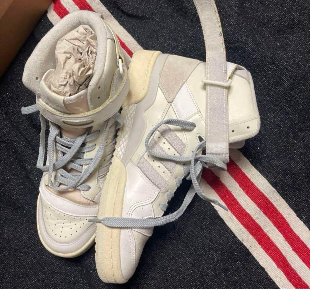 アディダス　フォーラムハイ　27.5