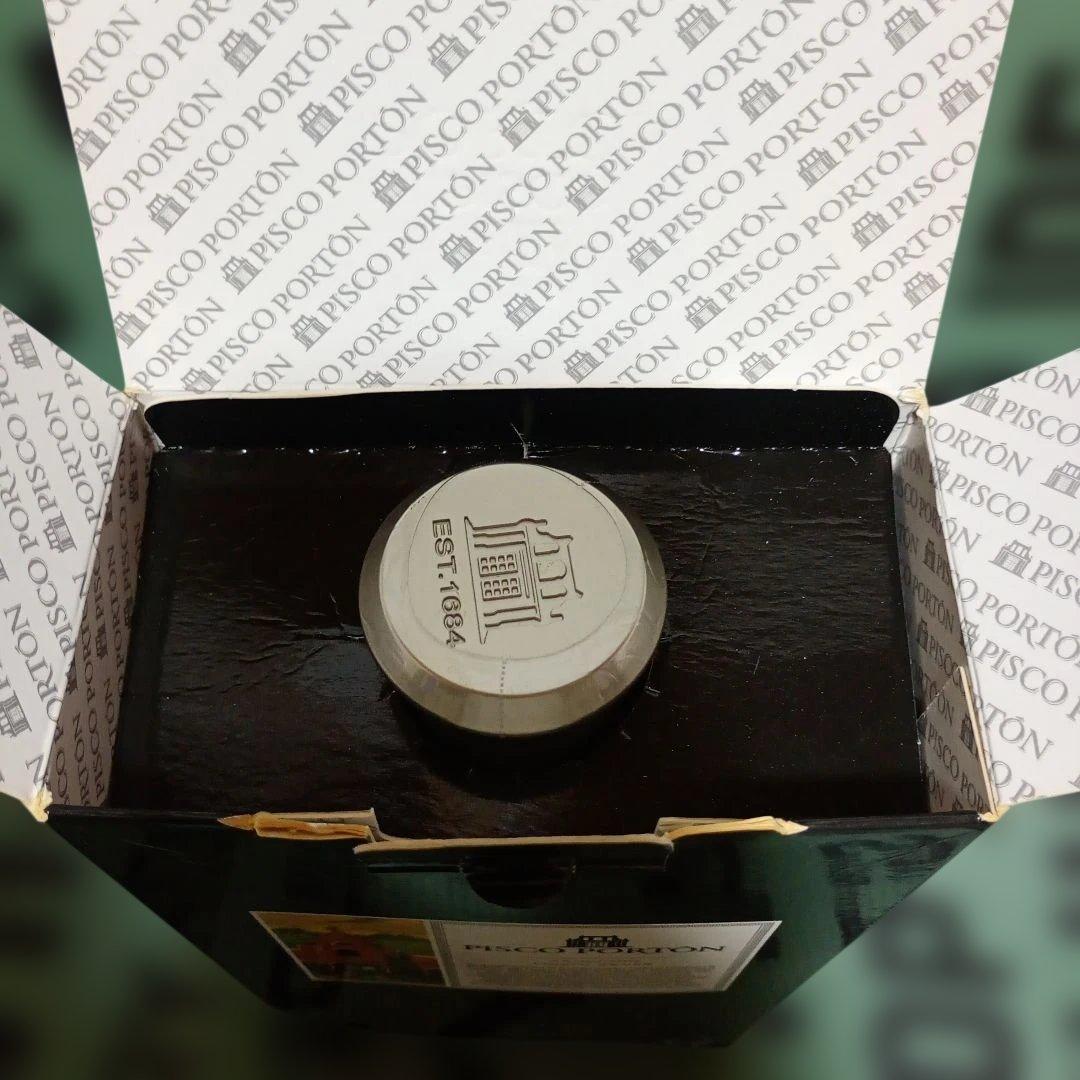 PISCO PORTON ACHOLADO　酒　ブランデー