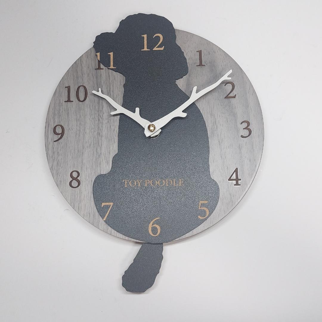 大版【限定値下げ】名入れ　しっぽ 振り子・はみ出し掛時計 トイプードル　黒