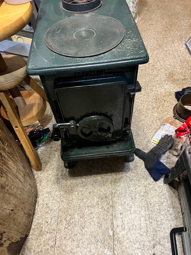 薪ストーブ、ヨツール薪ストーブ、ホーロー仕上げ薪ストーブ、小型ヨツール薪ストーブ