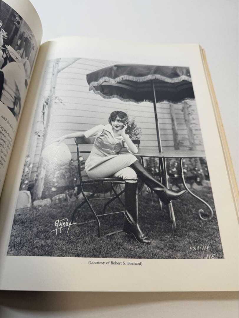 アート・デザイン・音楽 A Darling of the Twenties Madge Bellamy