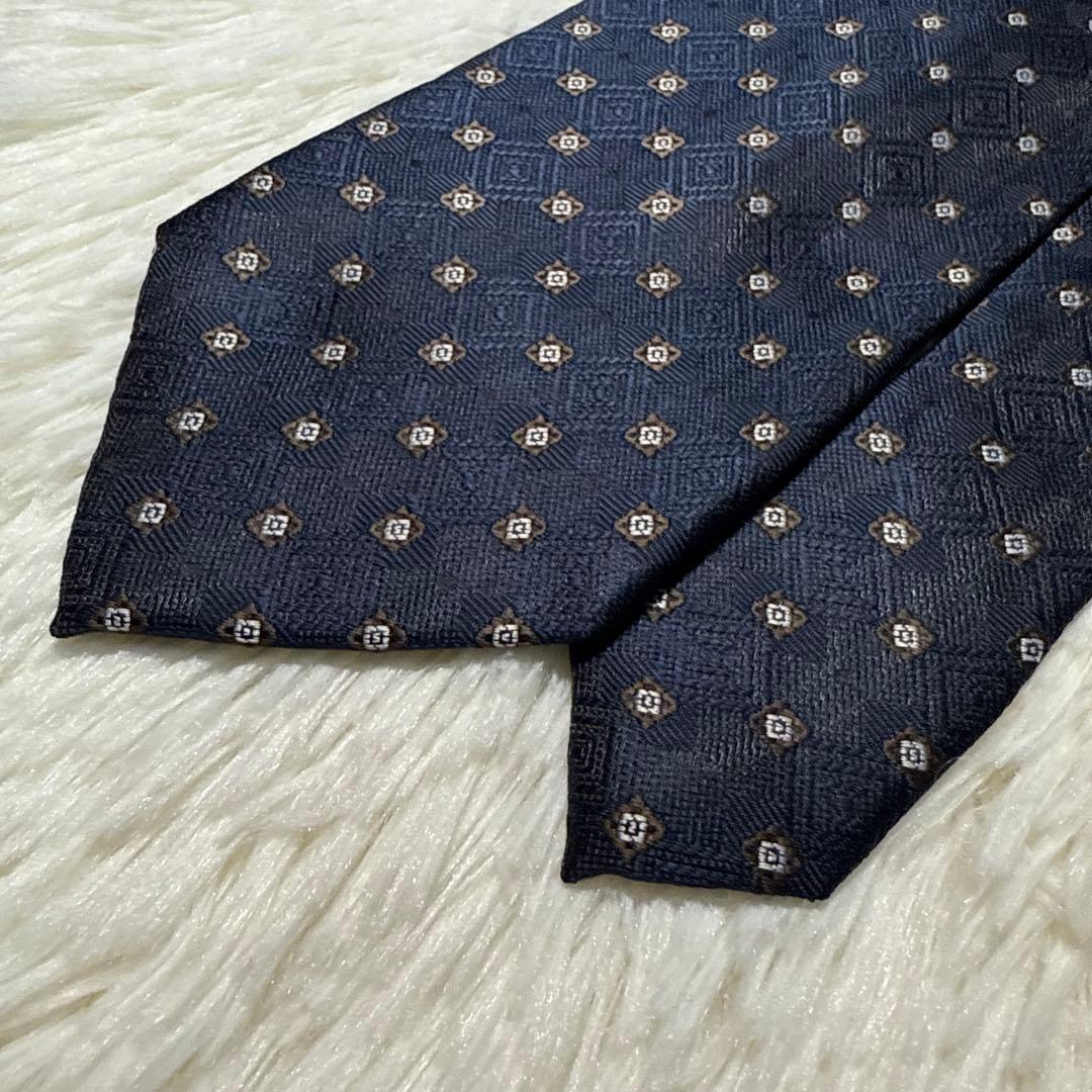 【未使用級】FENDI ブランドネクタイ　シルク　フェンディ　ズッカ柄