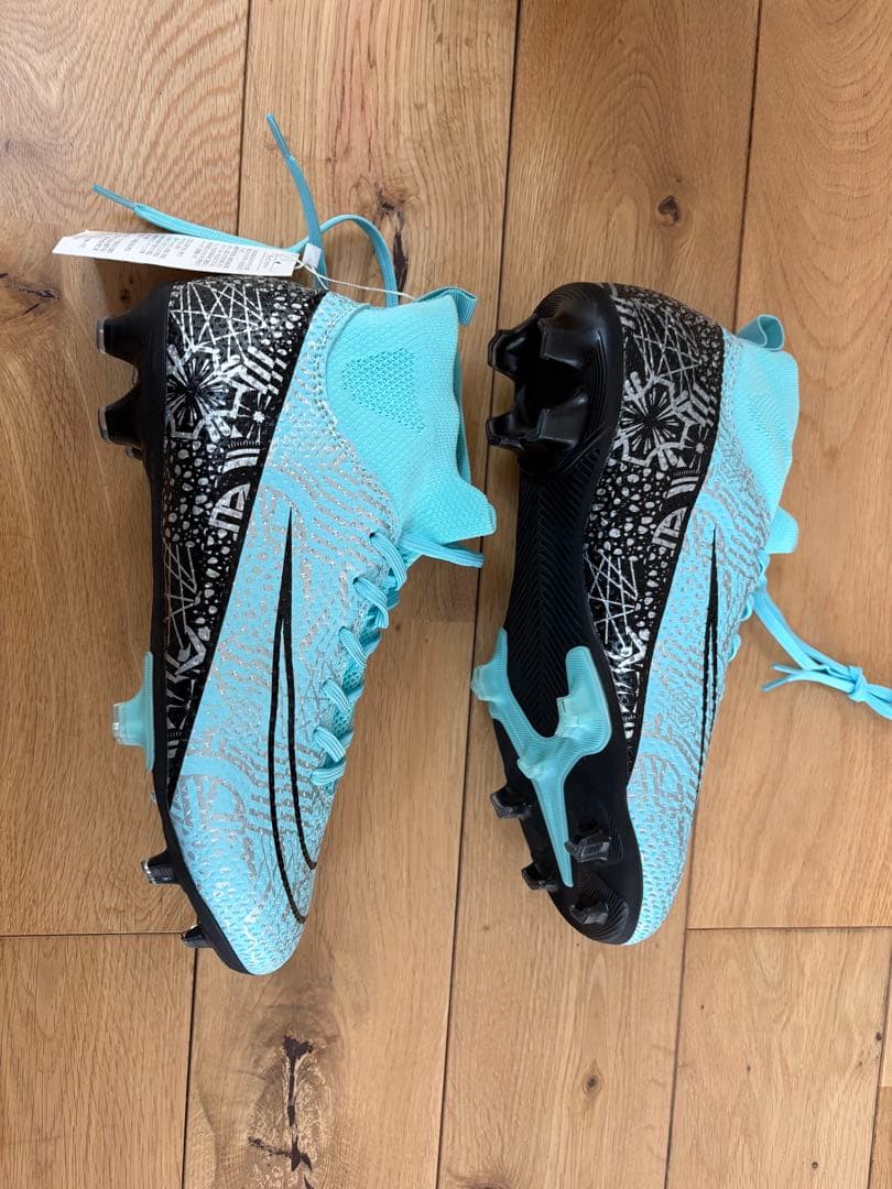 サッカーシューズ・スパイク 水色 ブラック