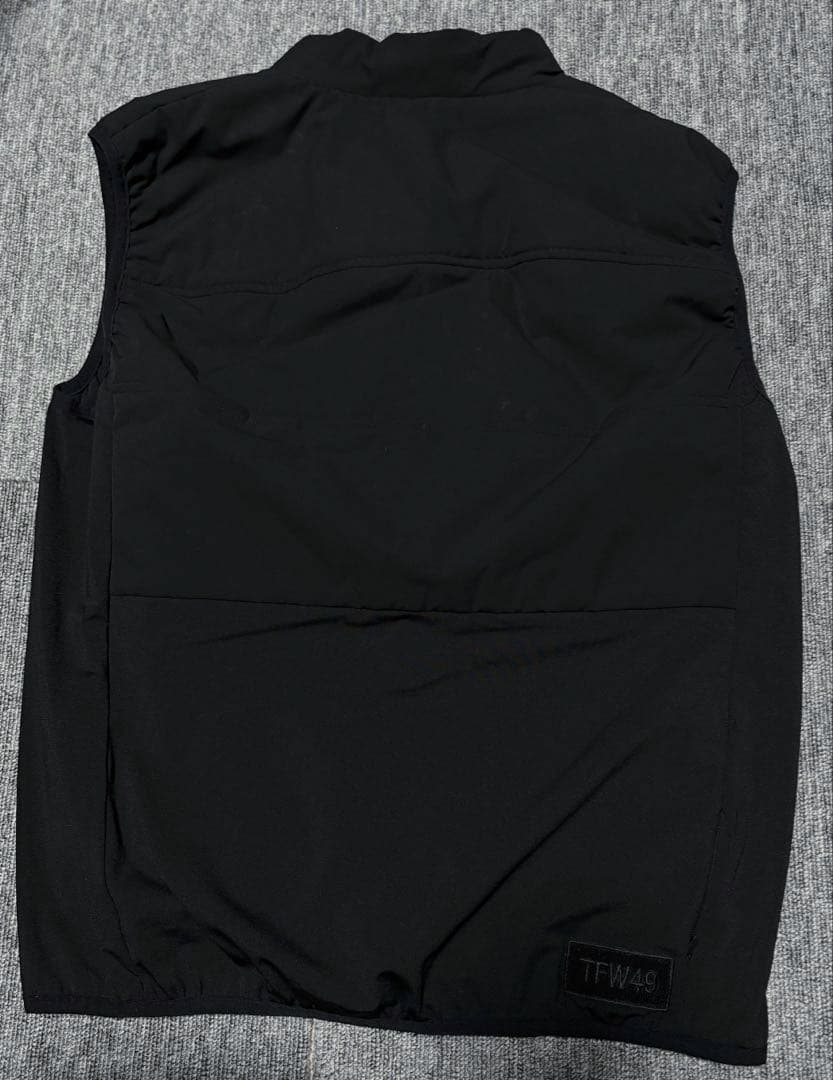 tfw49ゴルフウェアSHIELD WARMER VEST ベスト　中綿　ダウン
