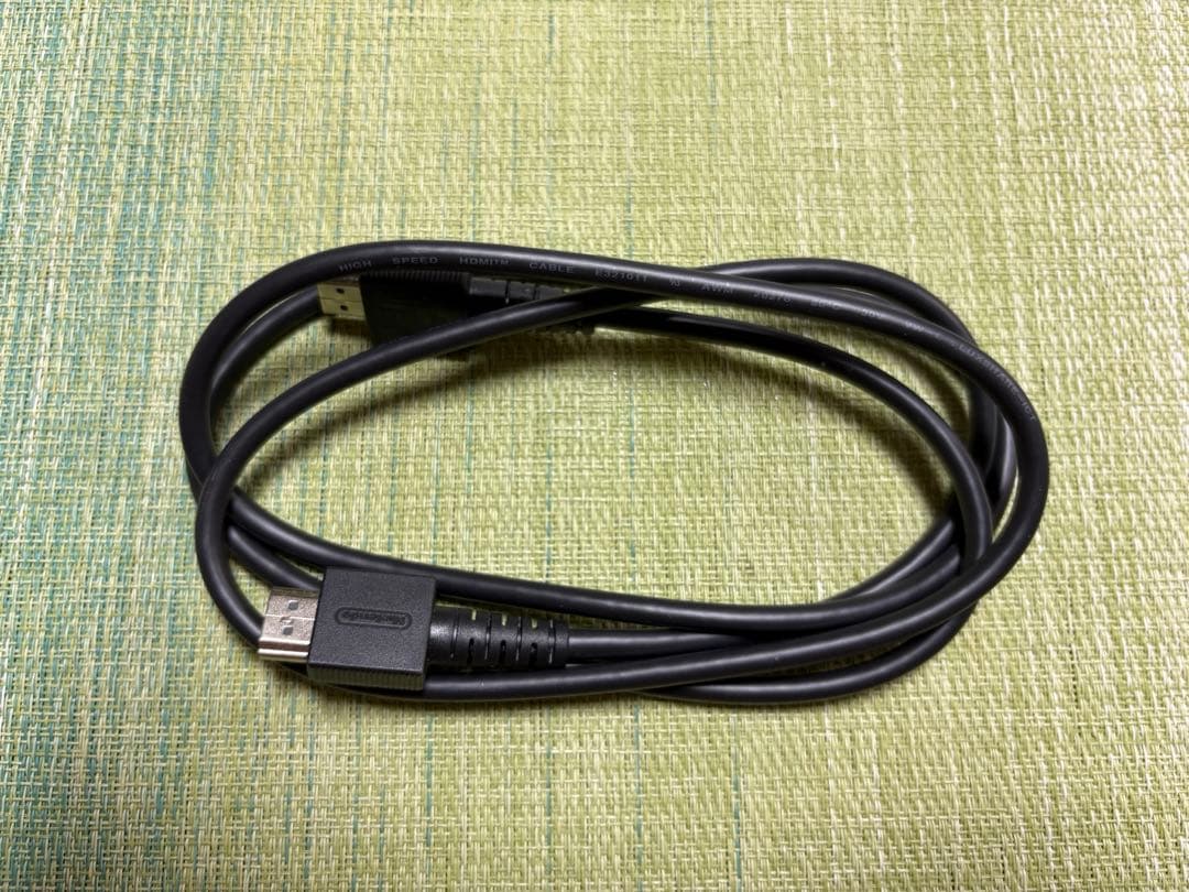 Nintendo Switch バッテリー強化版（箱・説明書有）＋充電スタンド