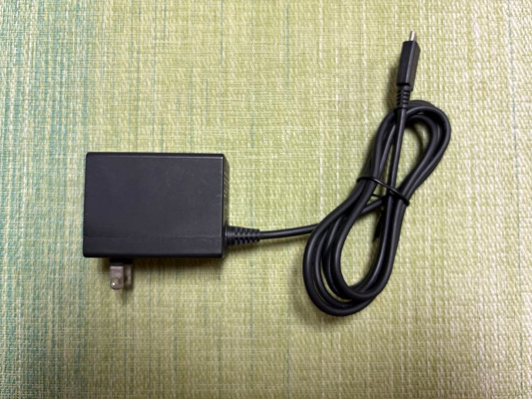 Nintendo Switch バッテリー強化版（箱・説明書有）＋充電スタンド