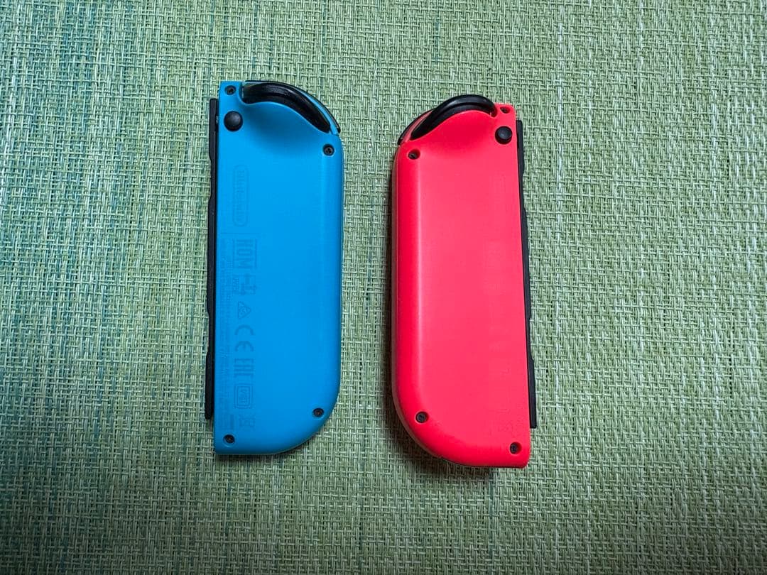 Nintendo Switch バッテリー強化版（箱・説明書有）＋充電スタンド