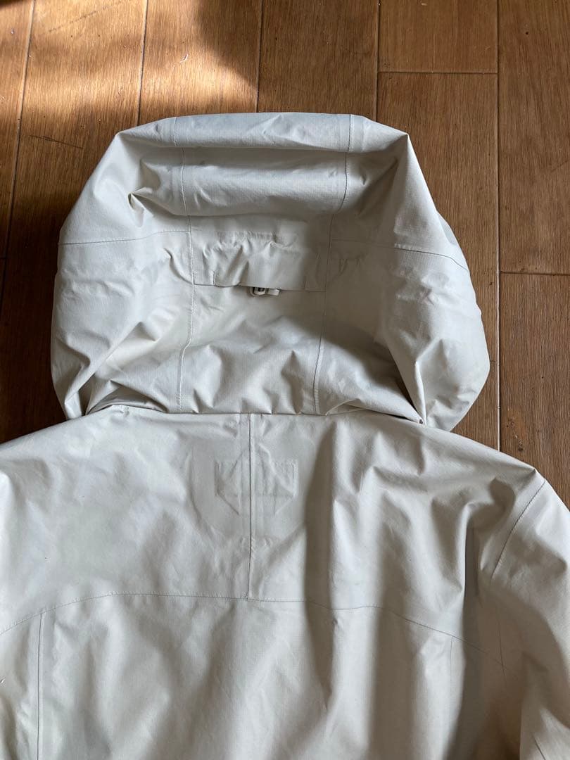 Sarah　パタゴニア　H2No 素材　レイン　コート