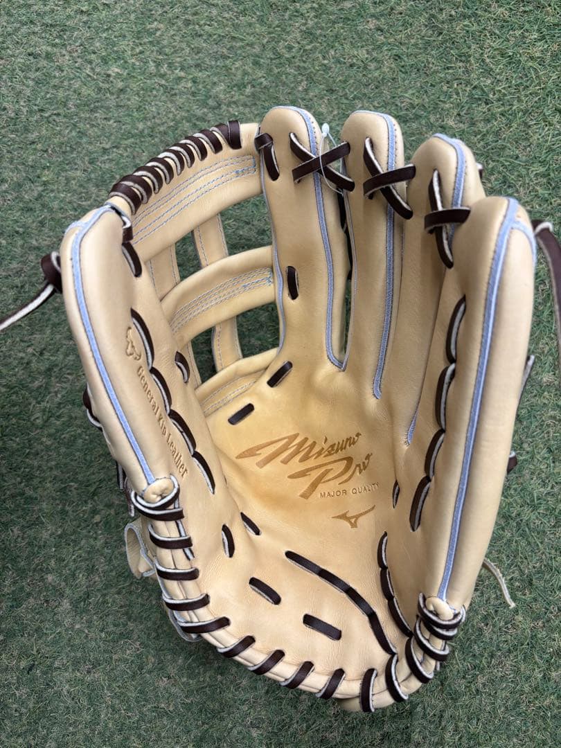 硬式用ミズノプロ　外野手　佐藤輝明型　右投げ用