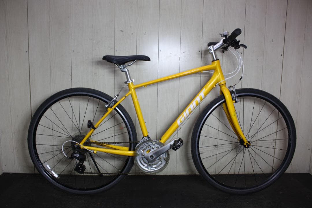 GIANT ESCAPE R3 700C 24速 470mm YELLOWクロス