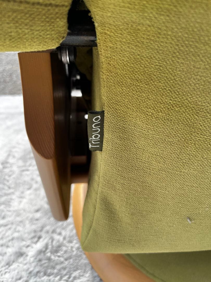 美品！朝日木材加工　トリブナ　Tribunaグリーンの回転式ダイニングチェア