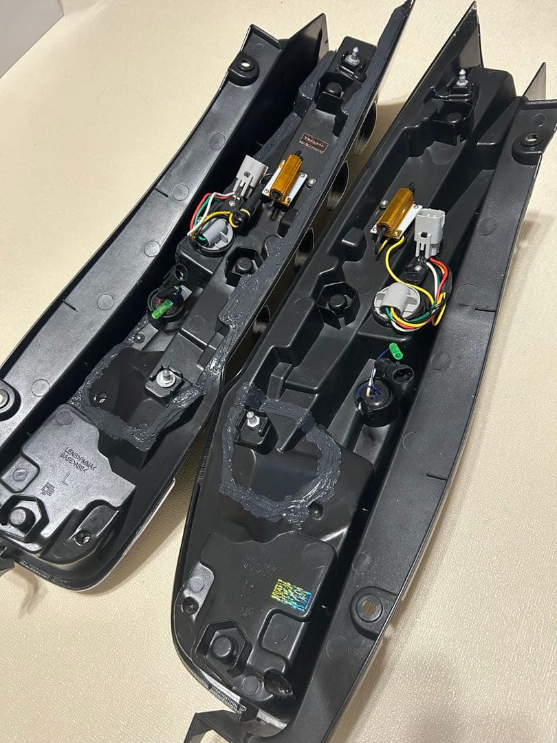 Valenti LEDテールランプ REVO 80系ノア・ヴォクシー