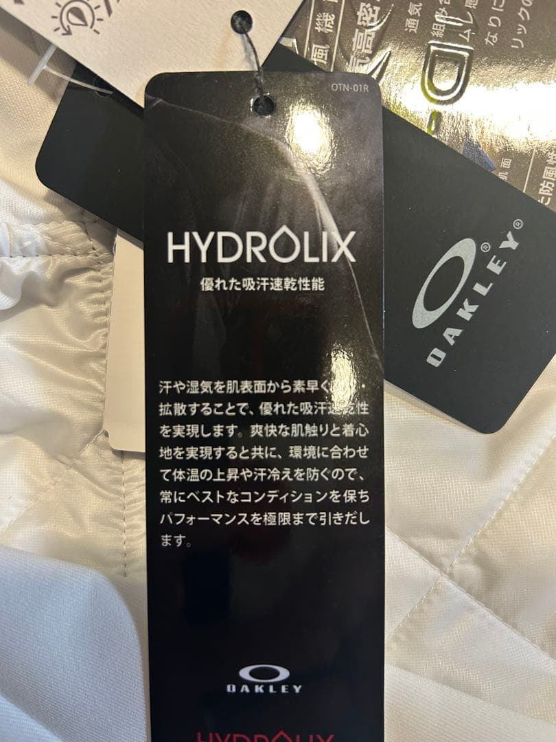 Oakley メンズアウター　中綿ジャケット ホワイト 防寒・キルティング