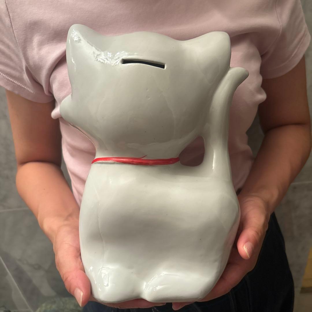 アメリカ80年代ヴィンテージ　手描きの瞳やまつ毛、ピンクのほっぺが美しい猫の陶器