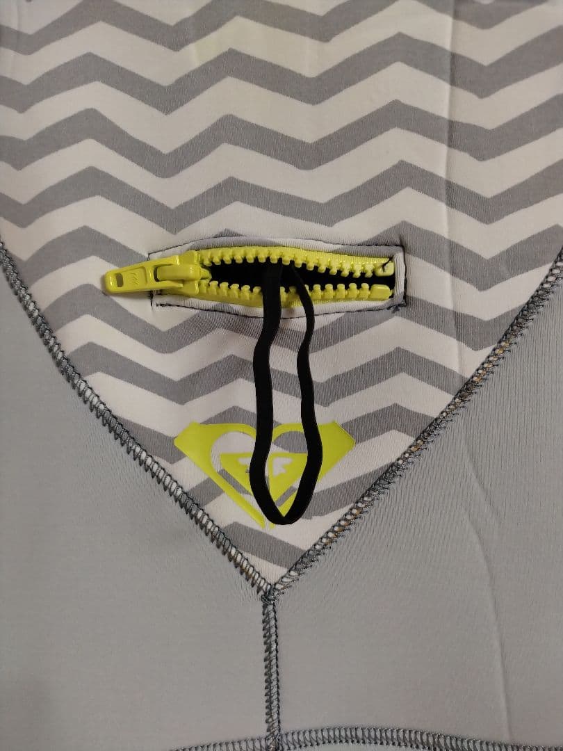 ロキシー　　タッパー　　4