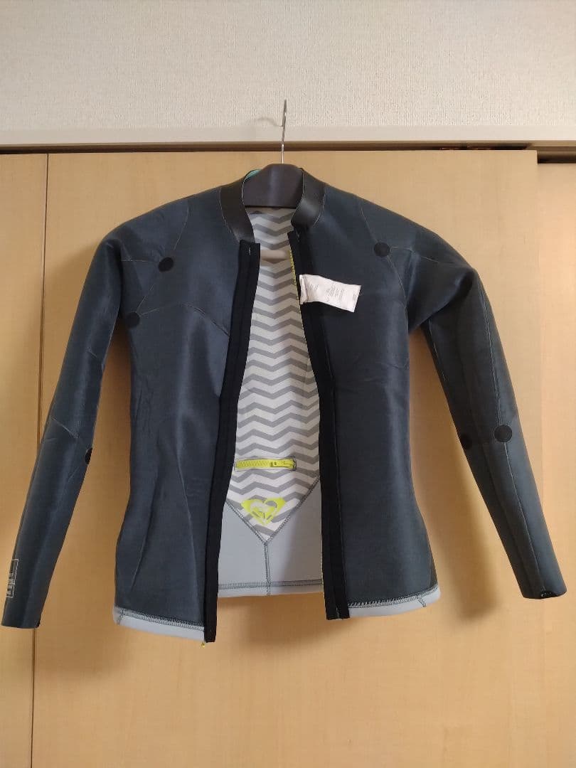 ロキシー　　タッパー　　4