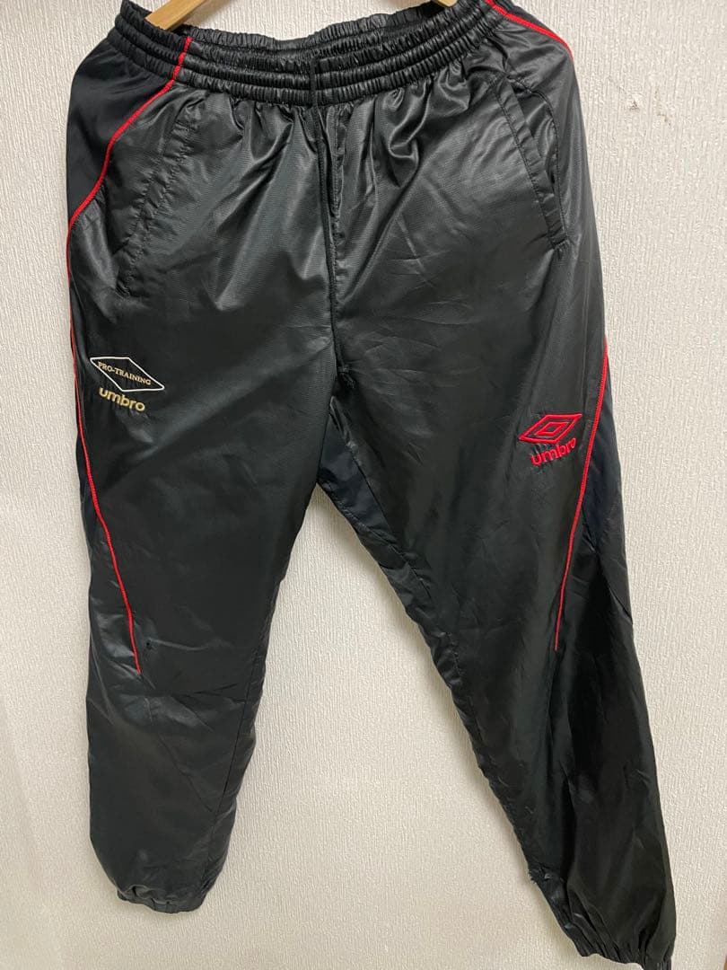 umbro プロトレーニング ピステ上下 黒/赤