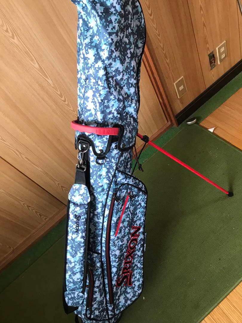またまた最終値下げ！スリクソン 迷彩スタンドバッグ