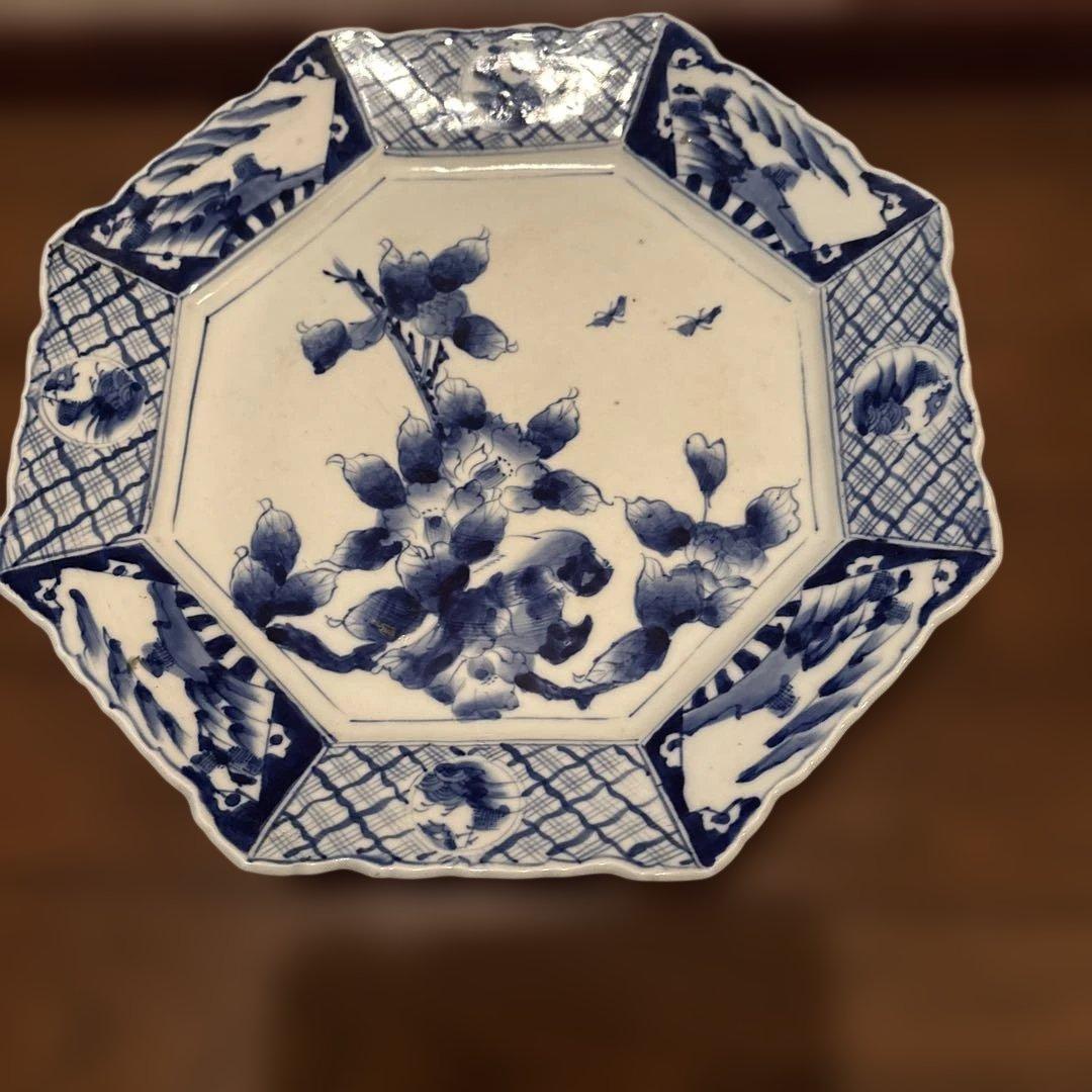サービス出品　古伊万里　染付　八角形変形大皿　花と蝶々　素敵な絵付け