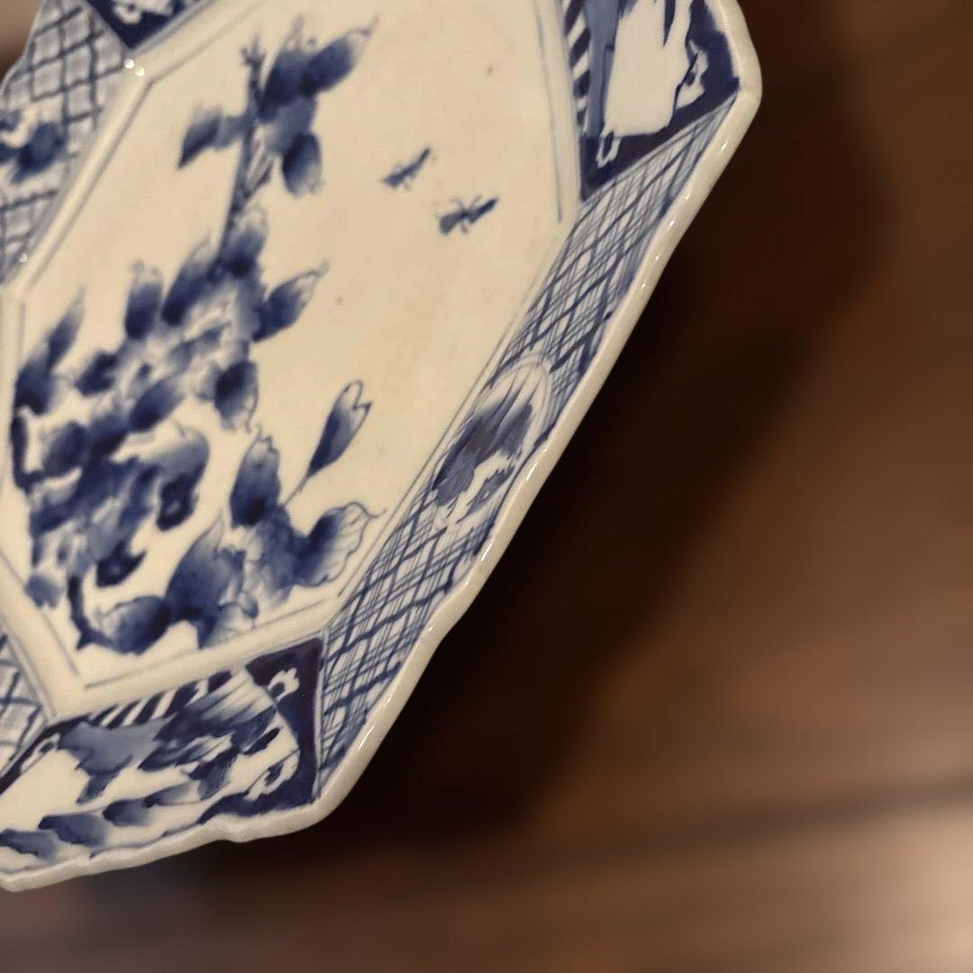サービス出品　古伊万里　染付　八角形変形大皿　花と蝶々　素敵な絵付け