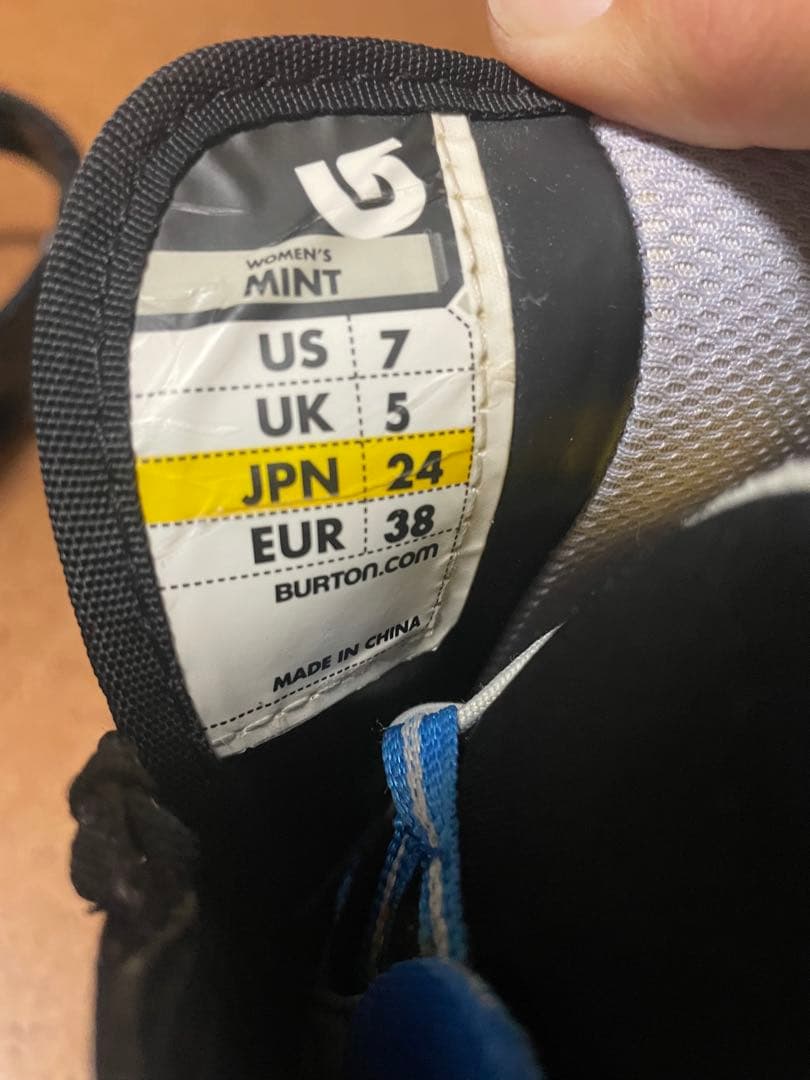 Burton スノーボードブーツ オマケ付