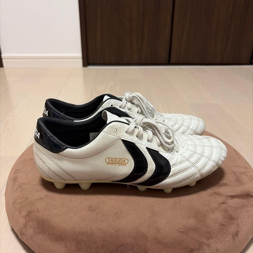 YASUDA サッカーシューズ ホワイト/ブラック