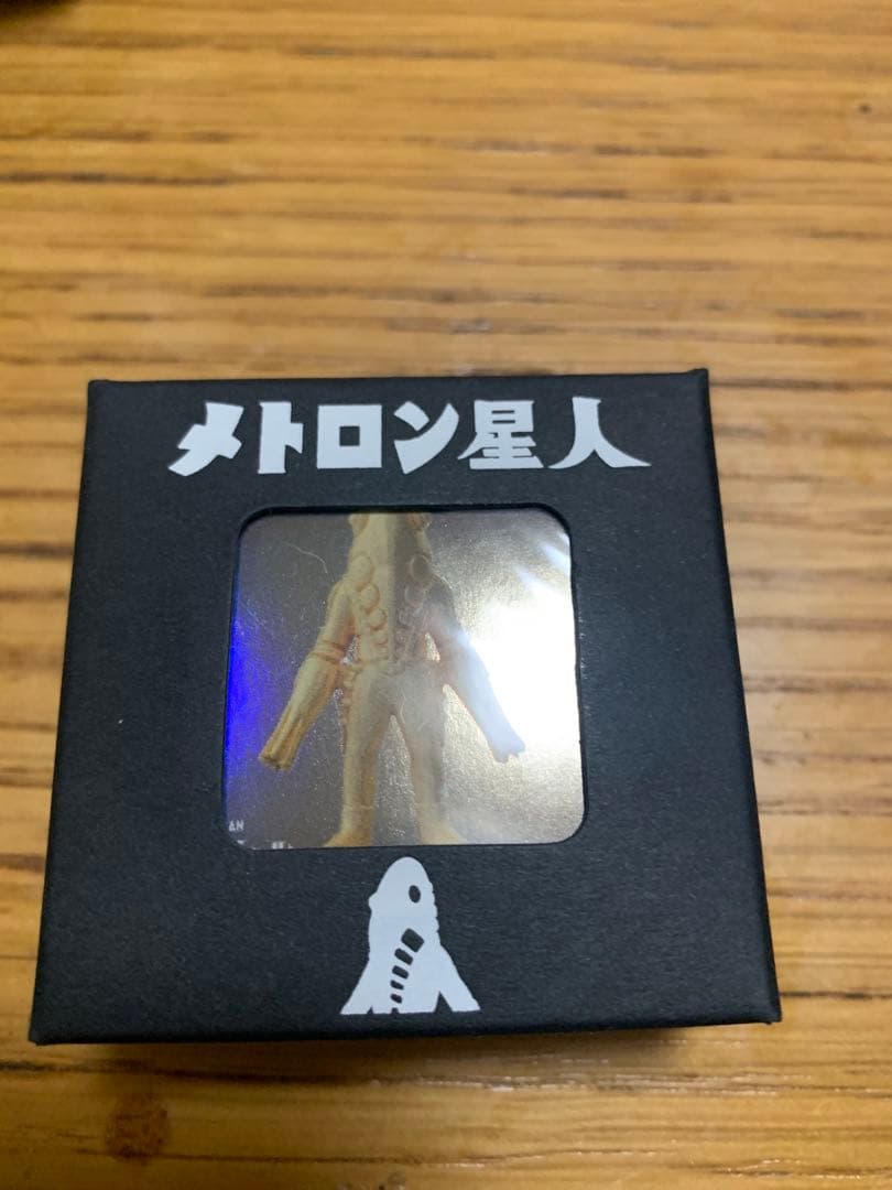 メトロン星人 k24ゴールドフィギュア 専用ケース付き(シリアルナンバー)