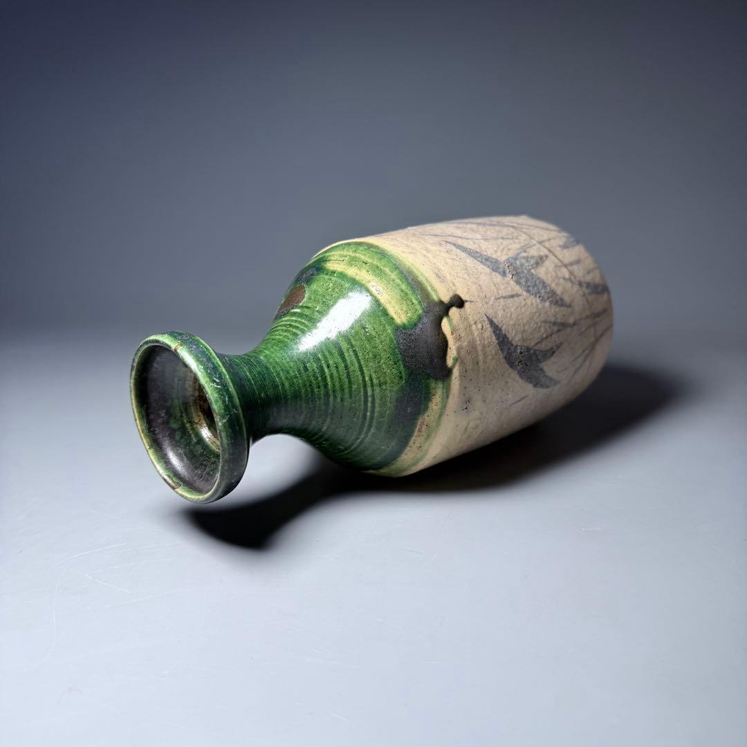 江戸時代　織部沢瀉文　花瓶　徳利　古美術　桐箱付　蒐集家旧蔵品　高19.5cm