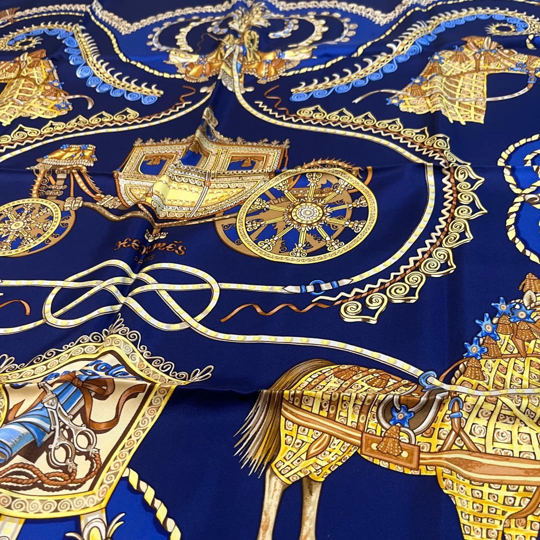 【大人気】HERMES カレ90 PAPEROLES シルクスカーフ　ネイビー