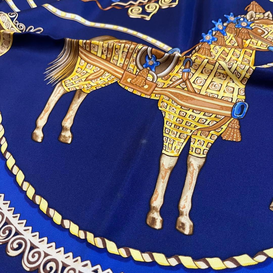 【大人気】HERMES カレ90 PAPEROLES シルクスカーフ　ネイビー