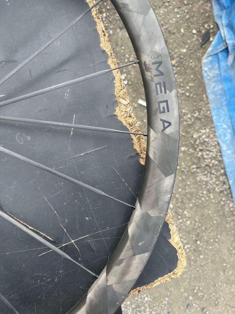 H*n様 MEGA カーボンホイール