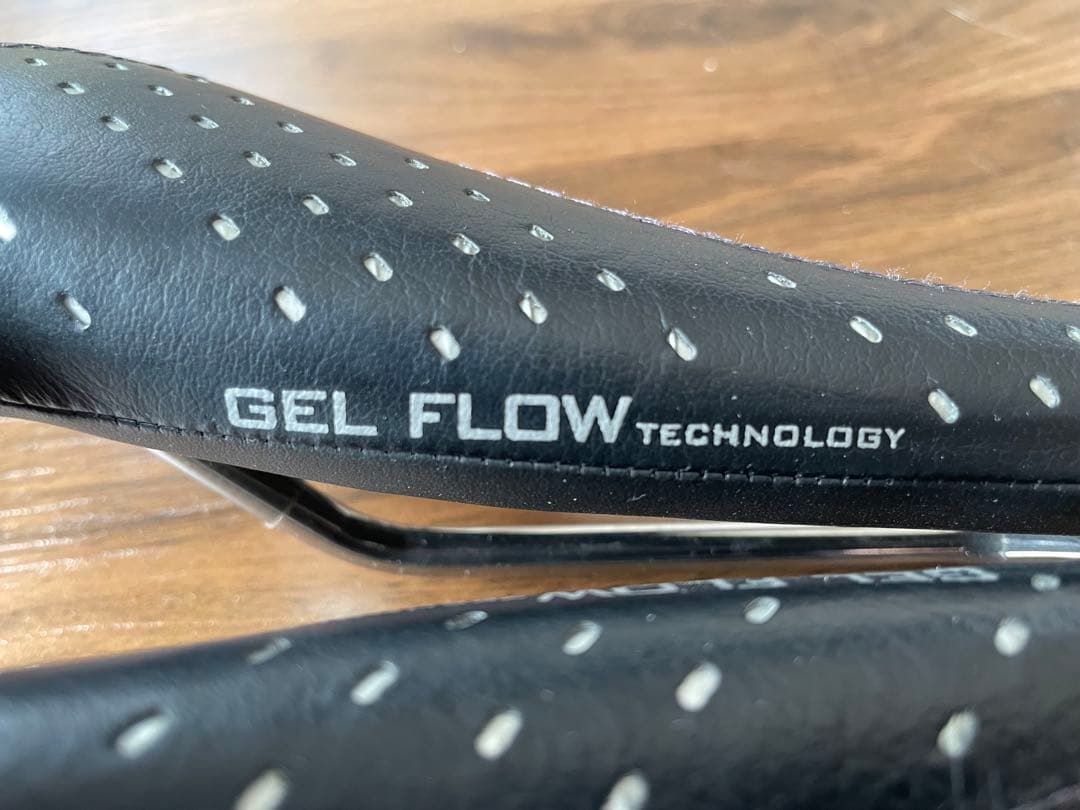 セライタリア ロードバイク サドルSelleItaria DivaGelflow