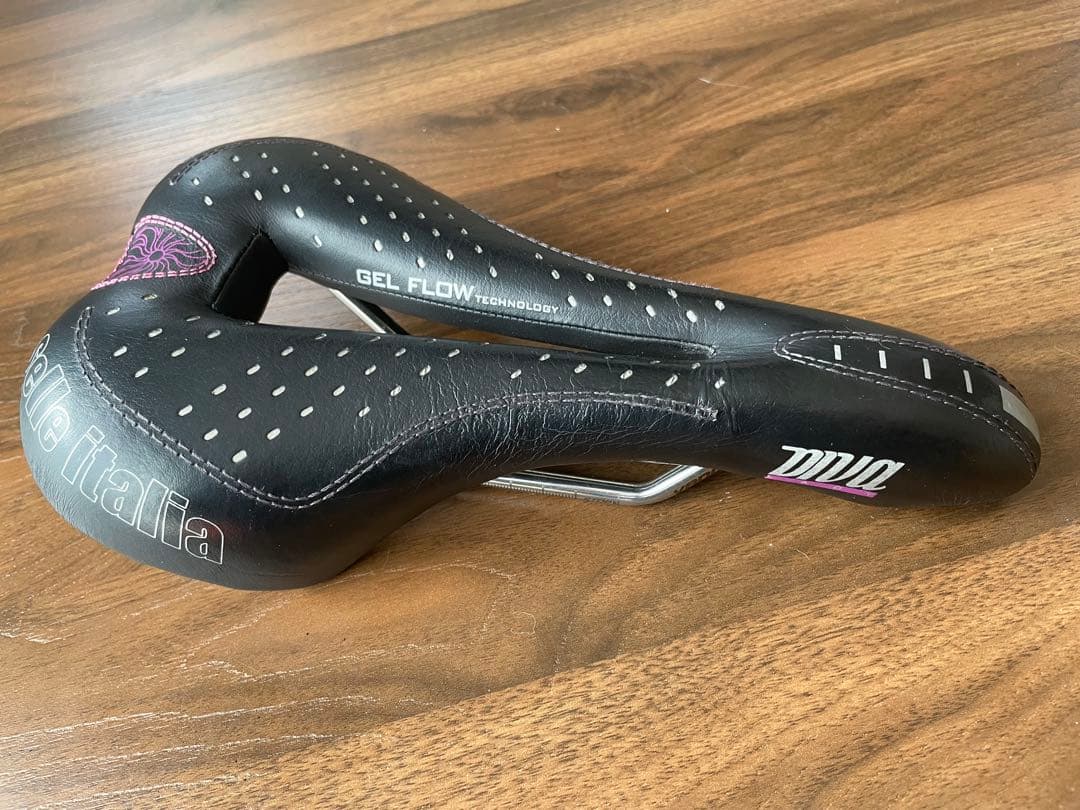 セライタリア ロードバイク サドルSelleItaria DivaGelflow
