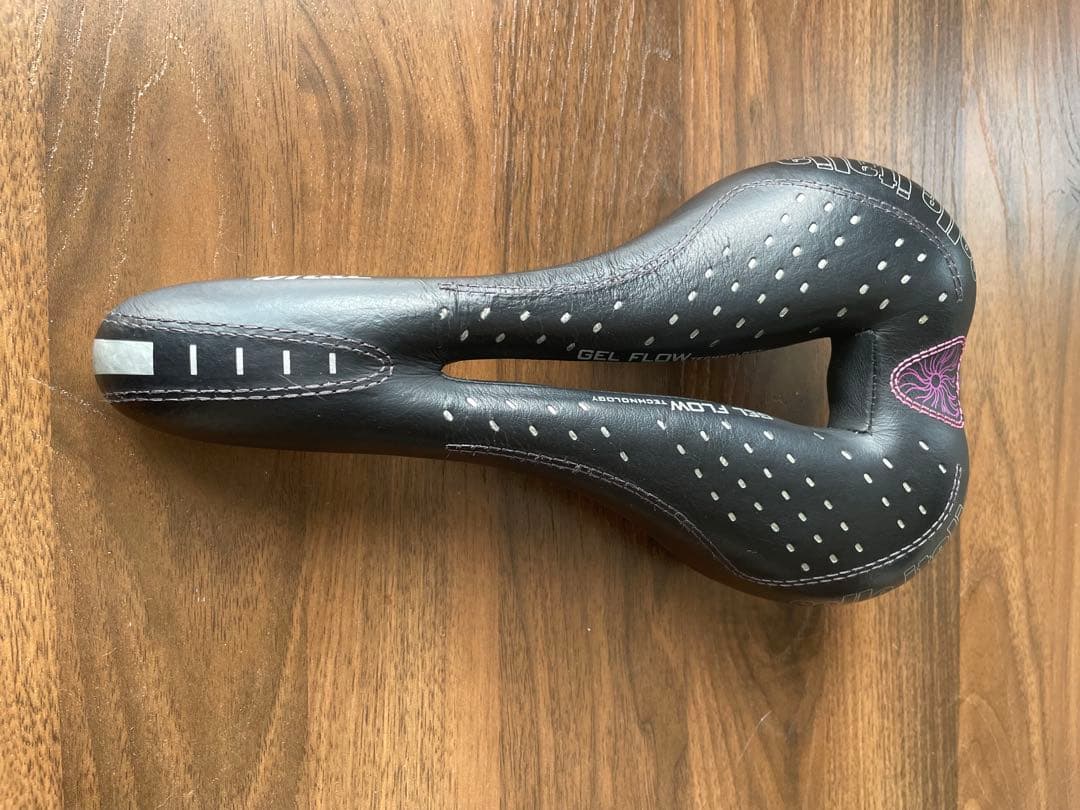セライタリア ロードバイク サドルSelleItaria DivaGelflow