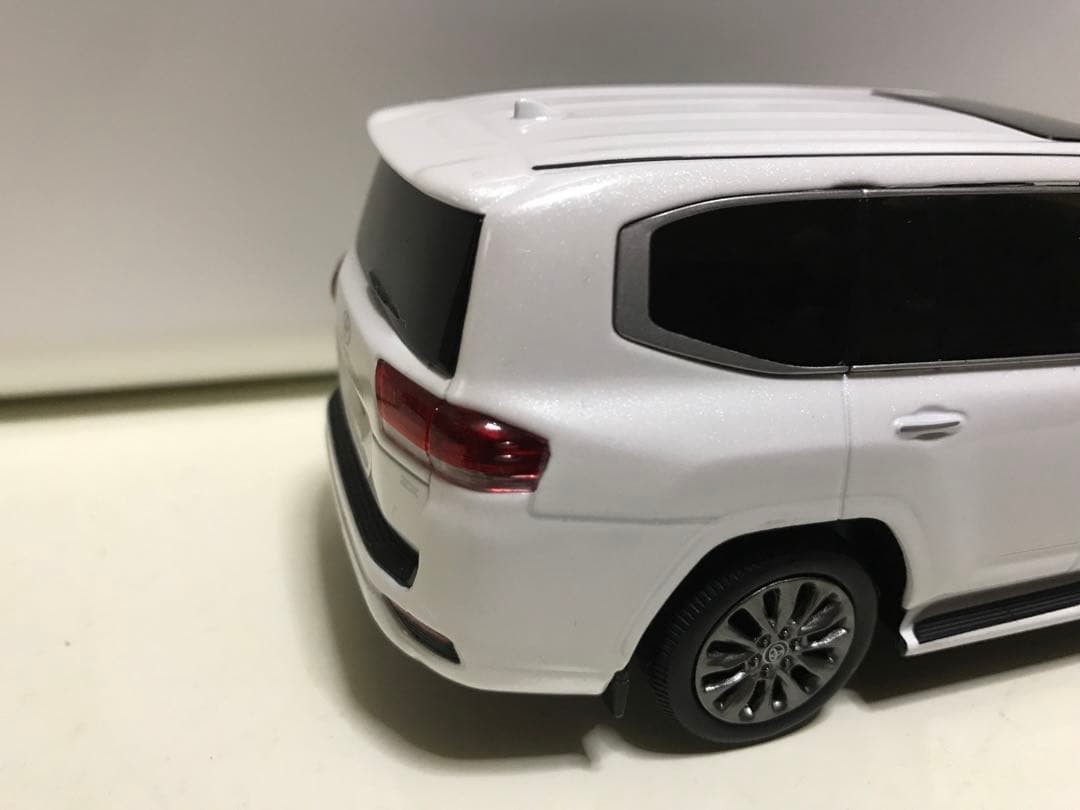 トヨタ ランドクルーザー 300 カラーサンプルミニカー