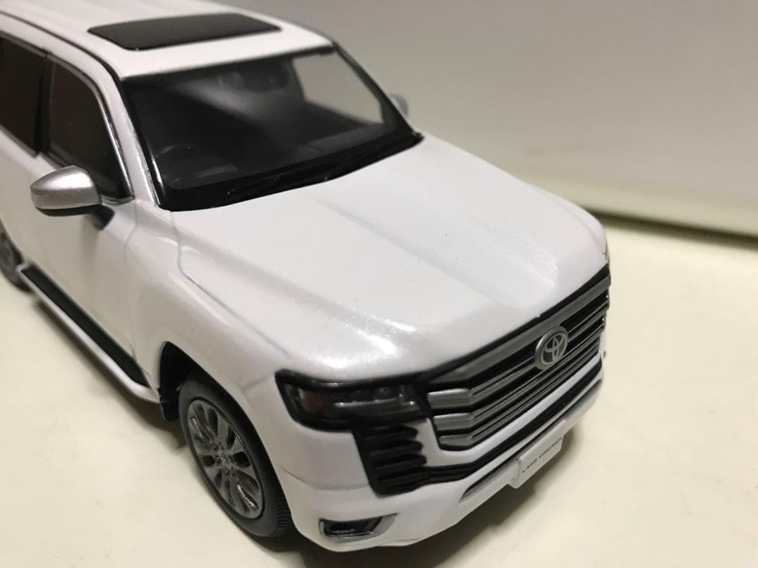 トヨタ ランドクルーザー 300 カラーサンプルミニカー