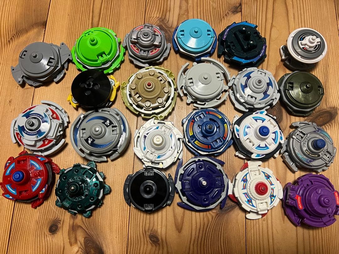 爆転シュートベイブレードまとめ売り 公式サイズツールボックス付き 単体購入要相談