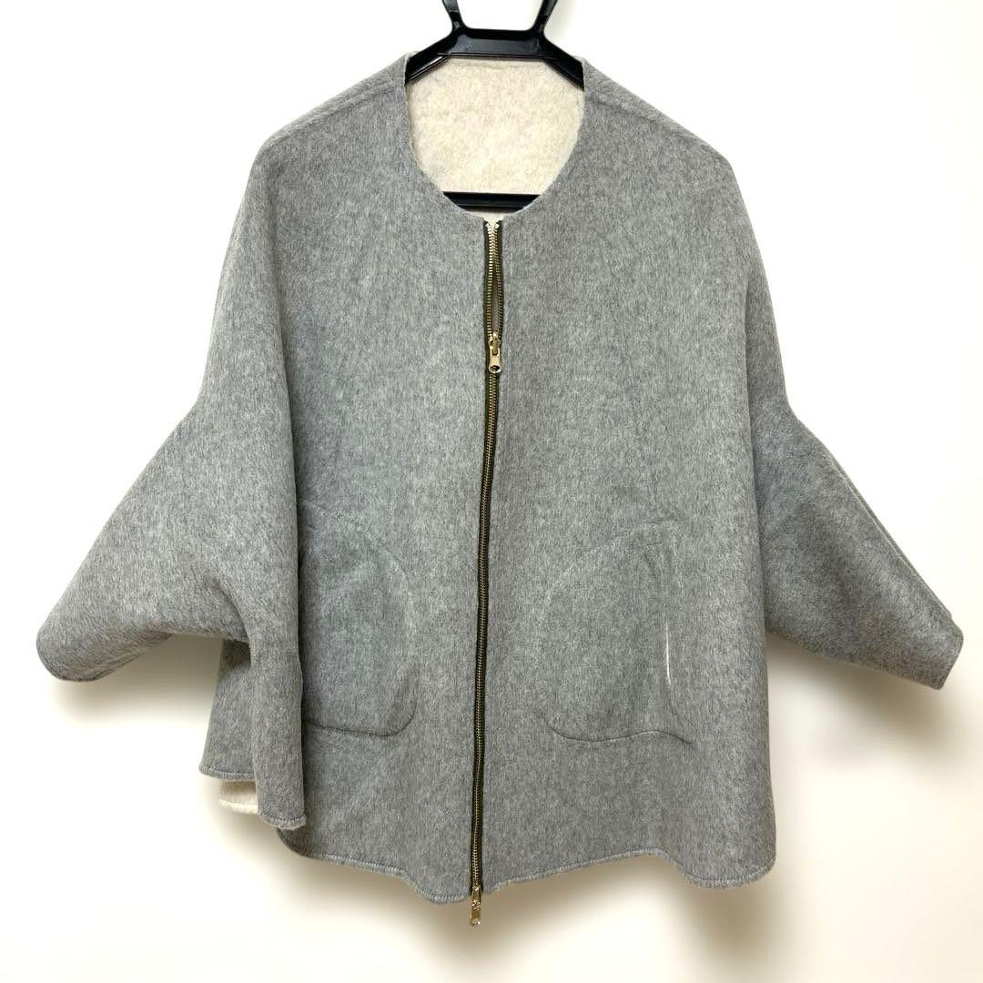 グレブディリリアン　リバーシブル　ポンチョ・ケープ　コート　ホワイト