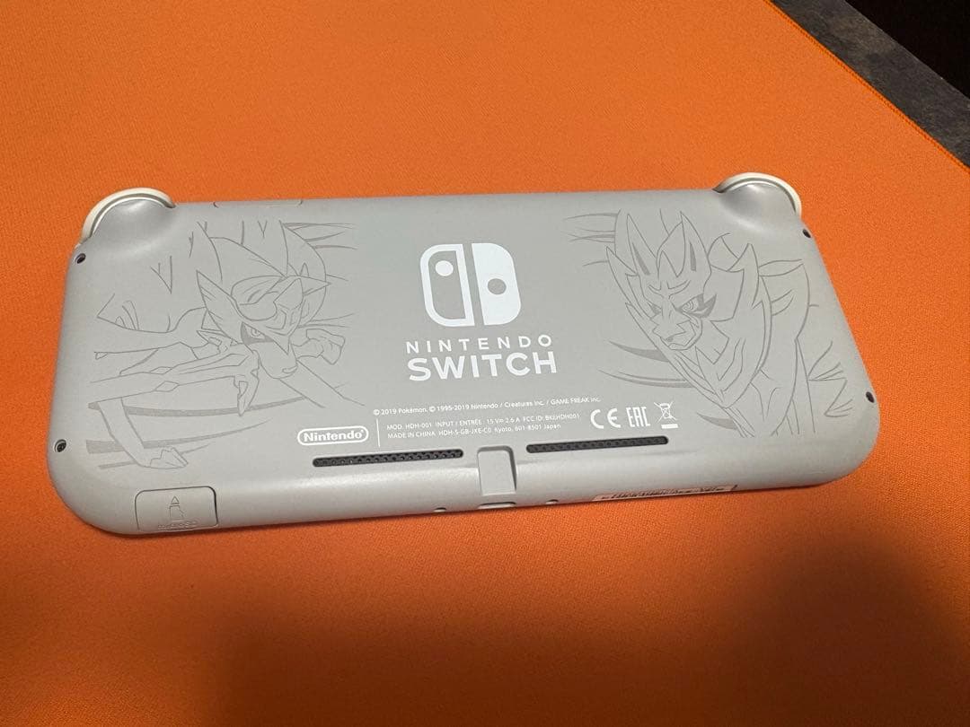 し*け様 Nintendo Switch Lite ポケモンソード＆シールドモデ