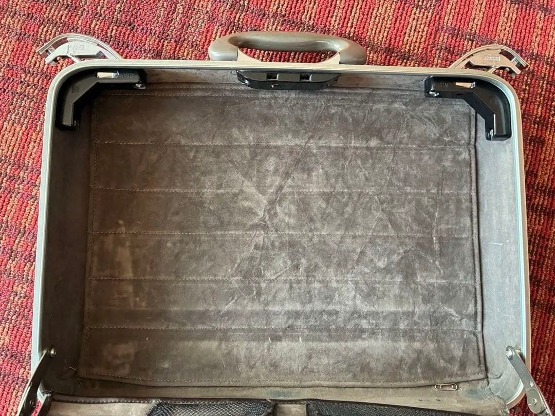 アタッシュケース