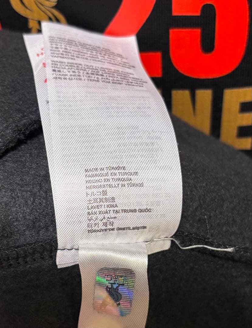 【新品・未使用】リバプール優勝記念パーカー 24/25プレミアリーグ優勝Lサイズ