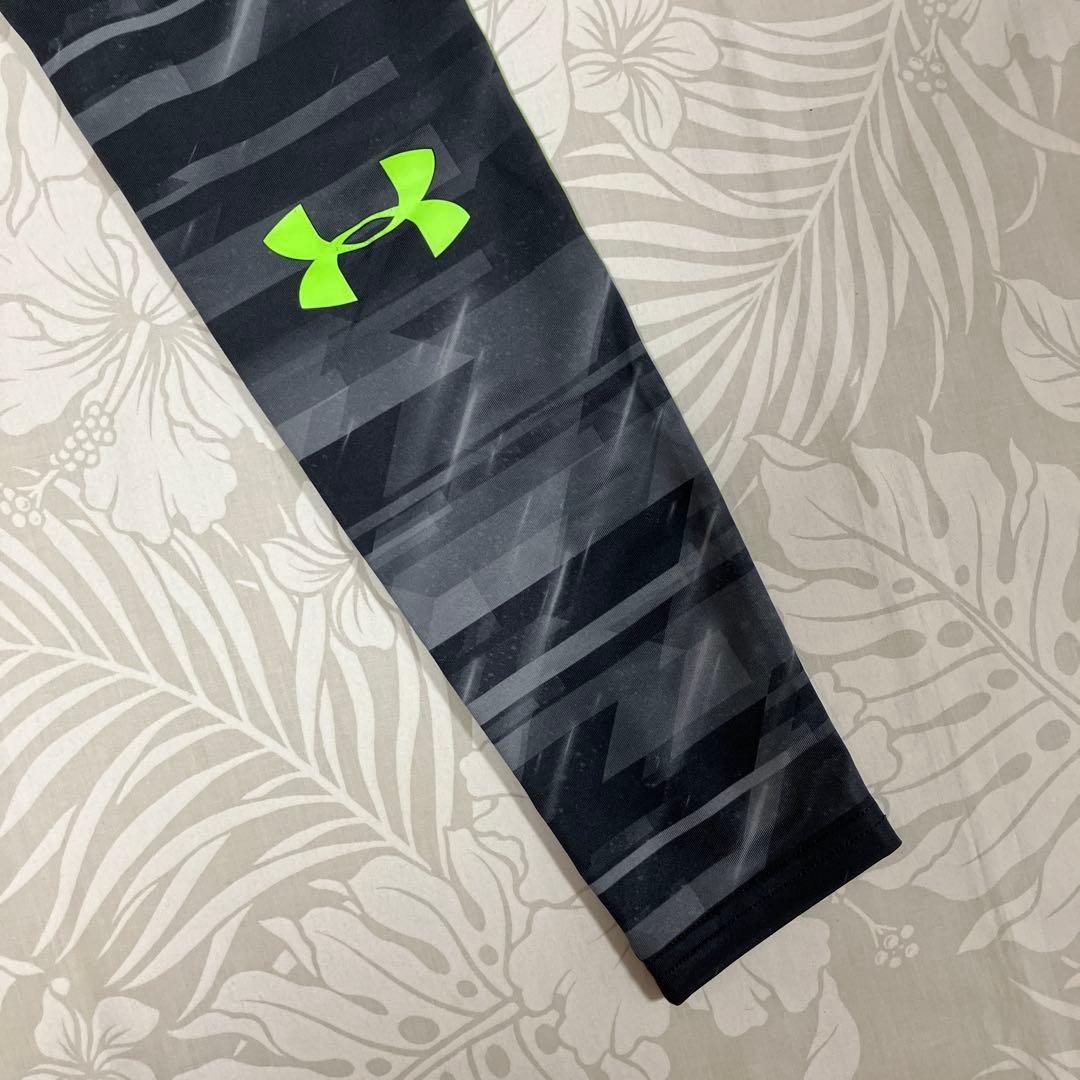 Under Armour トレーニングセット 長袖シャツとレギンス