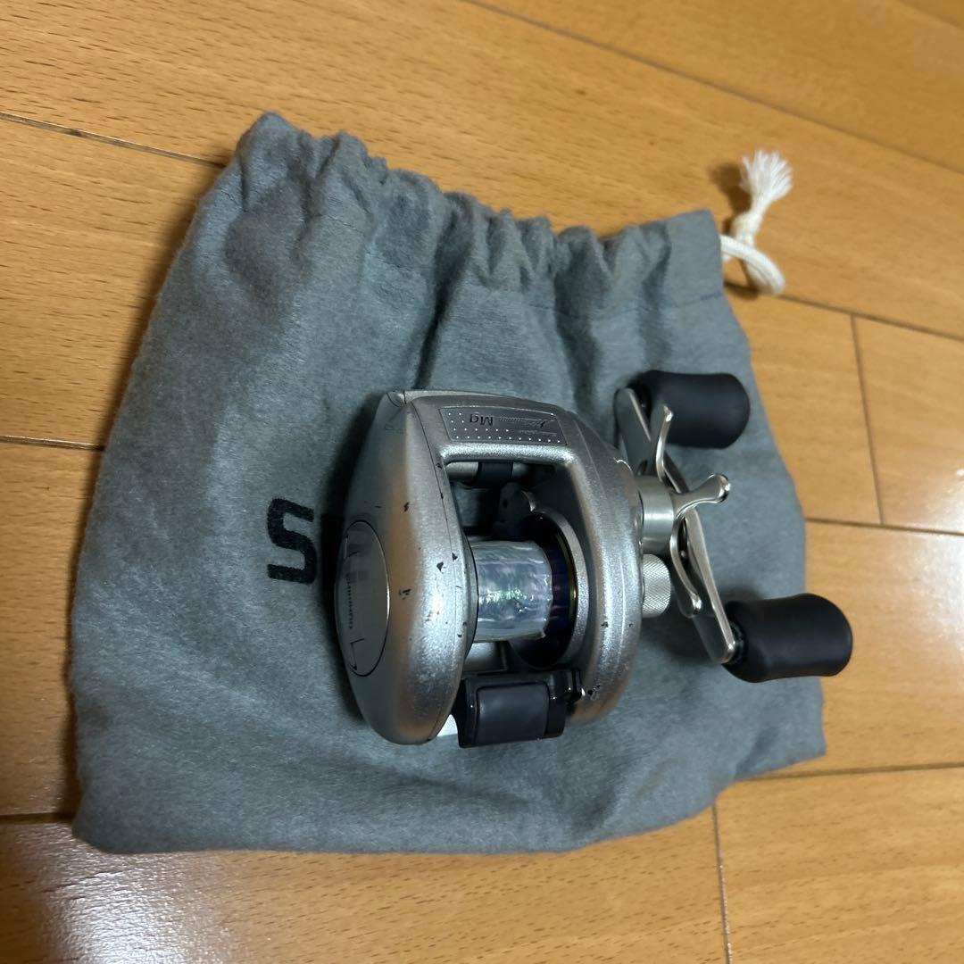 SHIMANO ベイトリール 収納袋付き