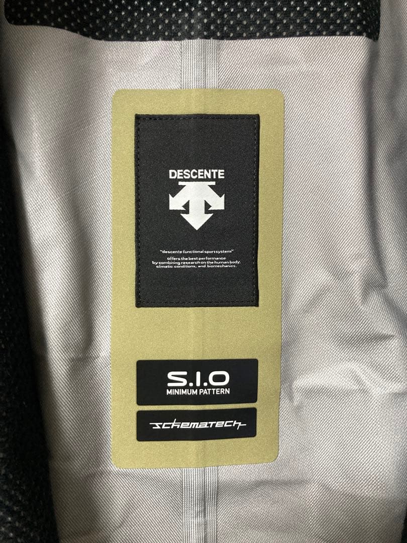 デサント スキーマテック シェル ジャケット　 アトモス限定　XO 新品